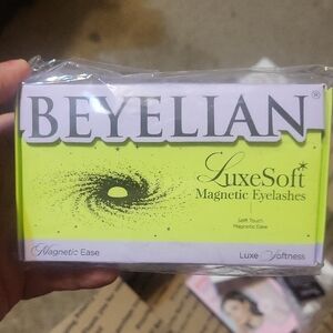 LuxeSoft Magnetic Eyelashes - Yellow